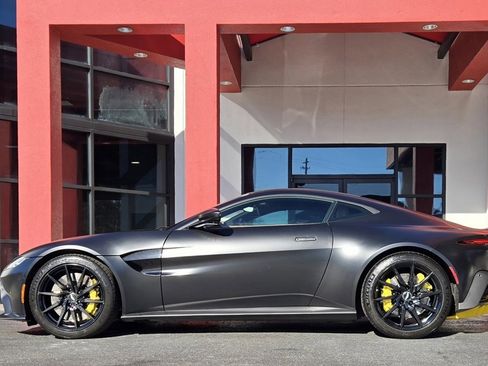 Used 2020 Aston Martin V8 Vantage Coupe image 4