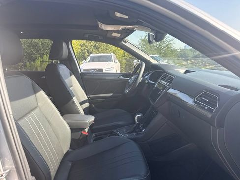 Used 2023 Volkswagen Tiguan SE R-Line FWD image 8