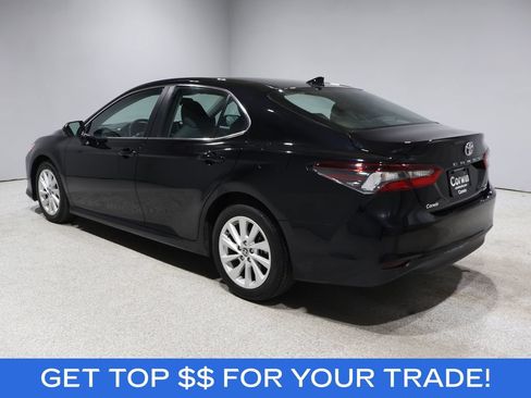 Used 2022 Toyota Camry LE AWD/4WD image 4