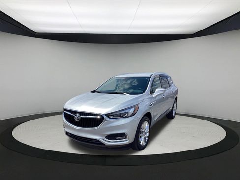 Used 2021 Buick Enclave Essence w/ Sound and Sites Package FWD image 4