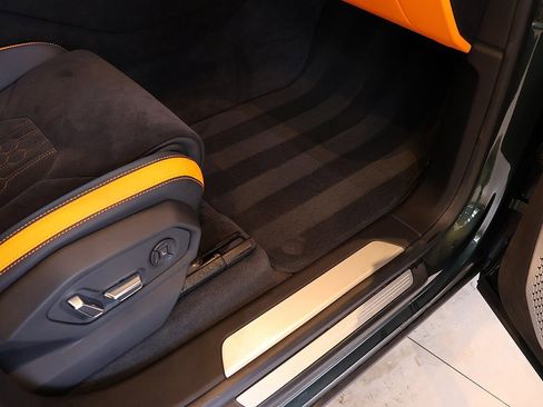 Used 2023 Lamborghini Urus S image 72