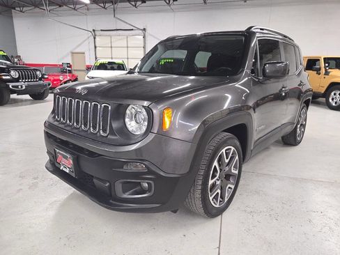 Used 2018 Jeep Renegade Latitude w/ Advanced Technology Group image 1