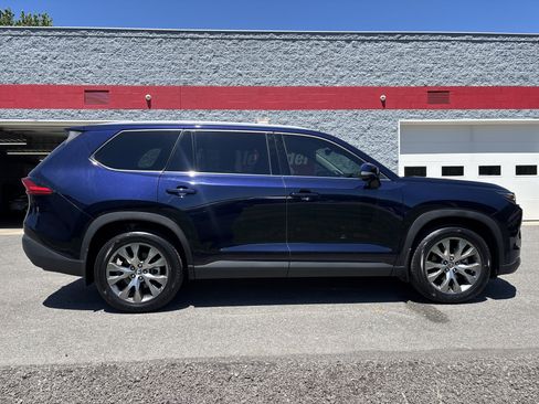 Certified 2024 Toyota Grand Highlander AWD image 26