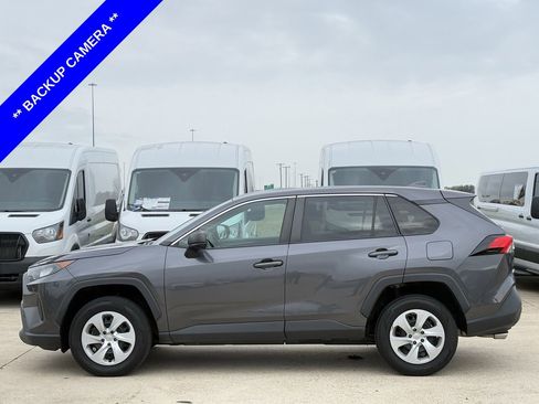 Used 2022 Toyota RAV4 LE image 3