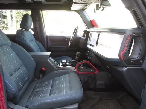 Used 2025 Ford Bronco Heritage Edition AWD/4WD image 17