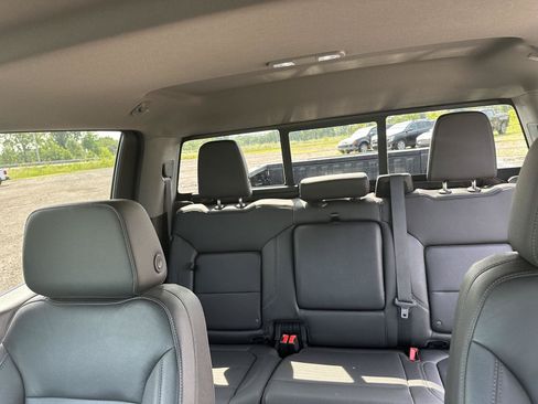 Used 2021 Chevrolet Silverado 1500 RST w/ Convenience Package II AWD/4WD image 18