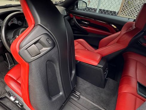 Used 2018 BMW M4 Coupe RWD image 6
