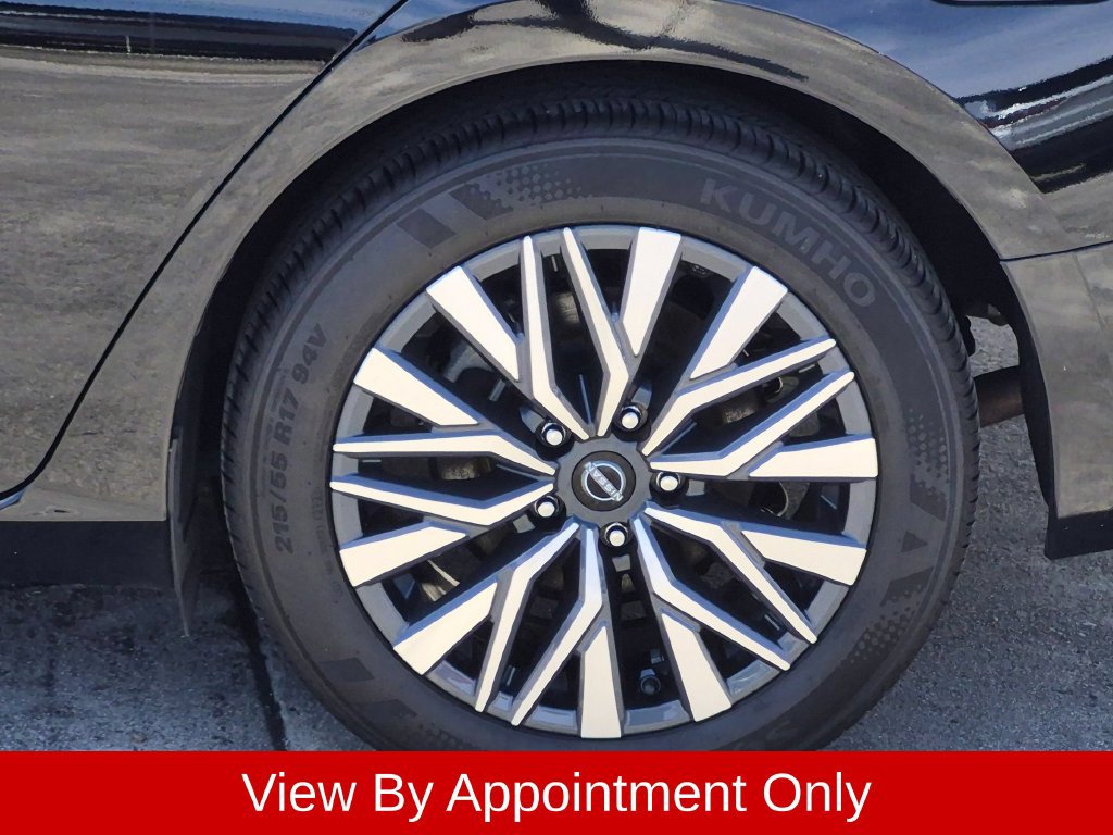 Used 2025 Nissan Altima 2.5 SV FWD image 33