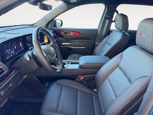 Used 2025 Chevrolet Traverse Z71 w/ Enhanced Driving Package image 24