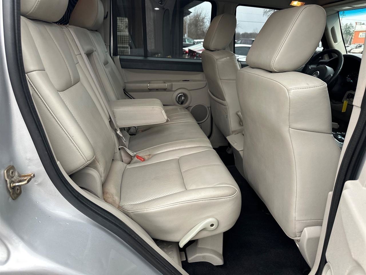 Used 2006 Jeep Commander Limited AWD/4WD image 33
