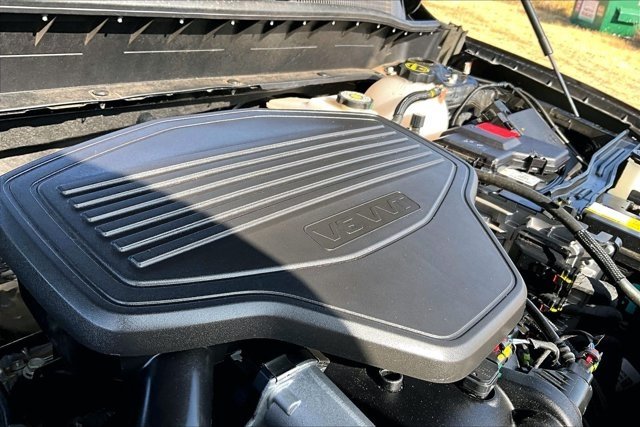 Used 2025 Chevrolet Blazer RS AWD/4WD image 30