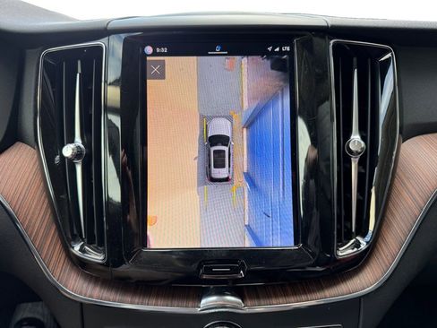 Certified 2024 Volvo XC60 B5 Plus w/ Protection Package Premier AWD/4WD image 19