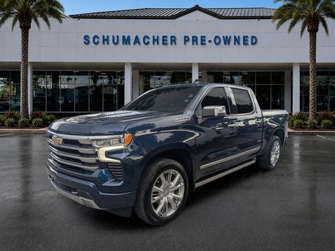 Used 2023 Chevrolet Silverado 1500 High Country w/ High Country Premium Package AWD/4WD image 3