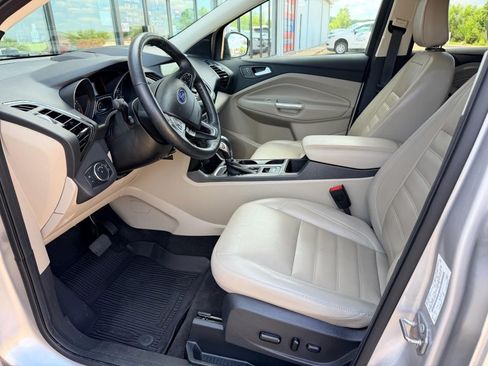 Used 2019 Ford Escape Titanium FWD image 8