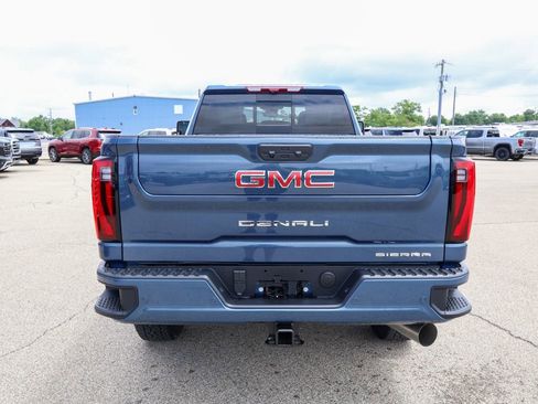 New 2026 GMC Sierra 2500 Denali w/ Denali Reserve Package AWD/4WD image 4