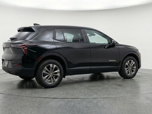 Used 2025 Chevrolet Equinox LT image 9