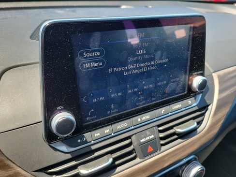 Used 2025 Nissan Altima 2.5 SV FWD image 26