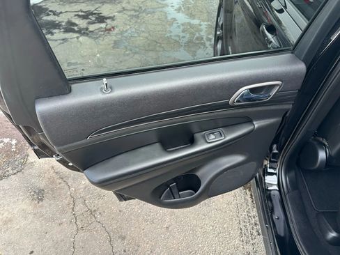 Used 2019 Jeep Grand Cherokee Limited X image 36