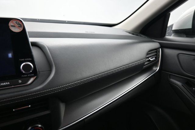 Used 2024 Nissan Rogue SV FWD image 19