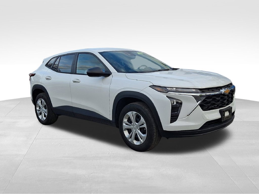 Certified 2024 Chevrolet Trax LS FWD image 1