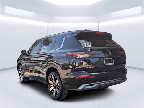 New 2025 Mitsubishi Outlander SE image 5