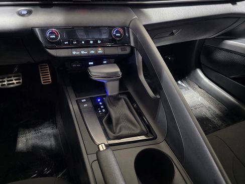 Certified 2025 Hyundai Elantra Sport FWD image 27