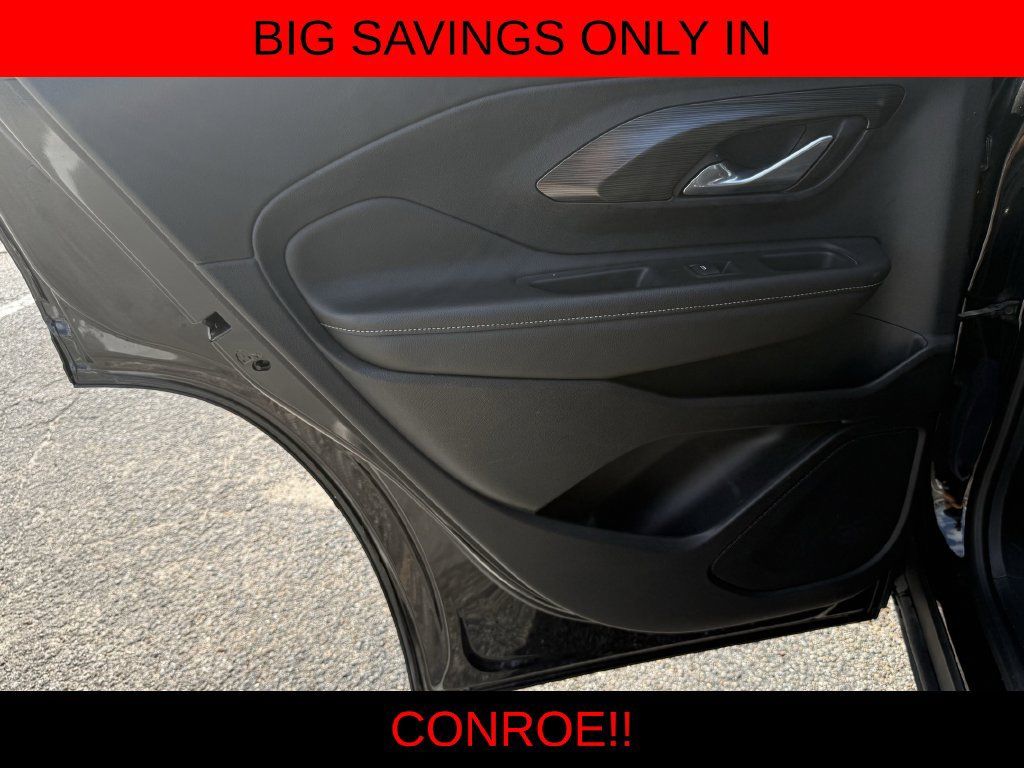 Used 2022 GMC Terrain SLT w/ Tech Package FWD image 23
