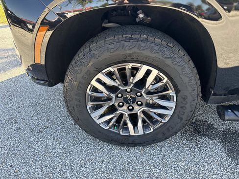 Used 2025 Chevrolet Tahoe Z71 AWD/4WD image 10