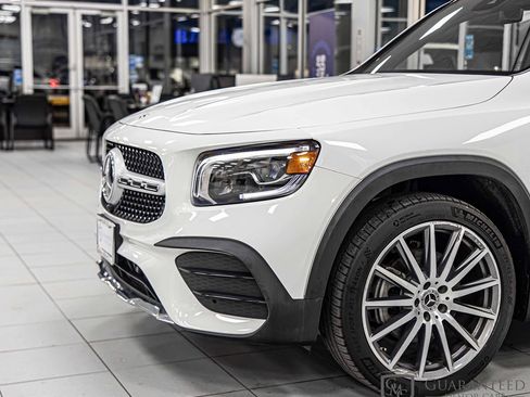 Used 2022 Mercedes-Benz GLB 250 4MATIC image 4