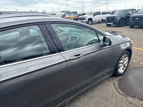Used 2014 Ford Fusion SE FWD image 24
