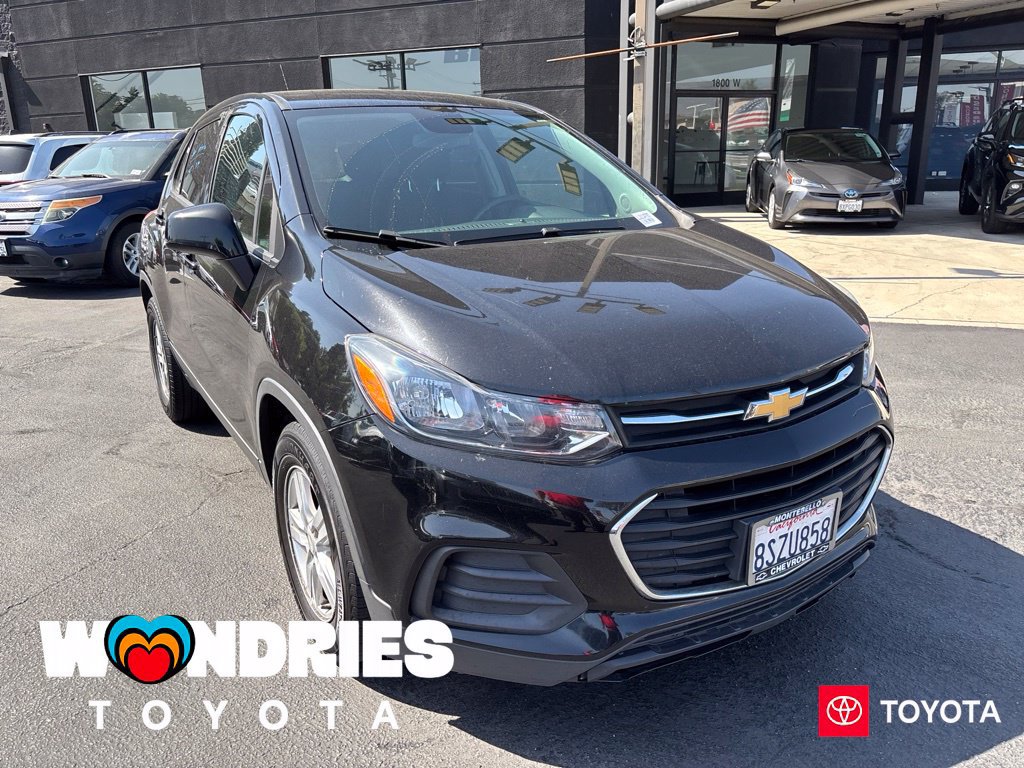 Used 2020 Chevrolet Trax LS w/ Tint and Cruise Package FWD image 1