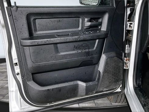 Used 2014 RAM 1500 Express RWD image 18