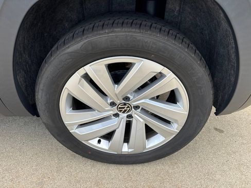 Used 2020 Volkswagen Atlas Cross Sport SE w/ Panoramic Sunroof Package AWD/4WD image 10