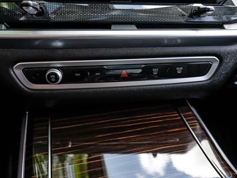Used 2023 BMW X7 xDrive40i w/ Premium Package AWD/4WD image 29