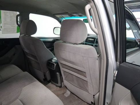 Used 2005 Toyota 4Runner SR5 AWD/4WD image 20