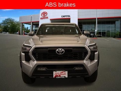 Certified 2024 Toyota Tacoma TRD Off-Road AWD/4WD image 8