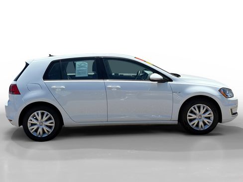Used 2015 Volkswagen e-Golf Limited Edition FWD image 6
