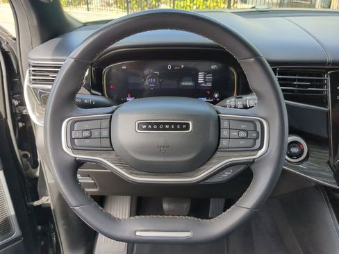 Used 2022 Jeep Wagoneer Series III w/ Flexible Seating Group image 29