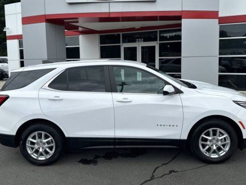 Used 2022 Chevrolet Equinox LT image 4