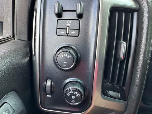 Used 2018 Chevrolet Silverado 3500 LTZ image 25