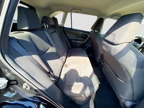 Used 2025 Toyota RAV4 LE AWD/4WD image 28