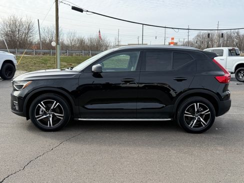 Used 2023 Volvo XC40 B5 Core AWD/4WD image 5