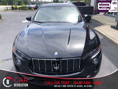 Used 2017 Maserati Levante AWD/4WD image 3