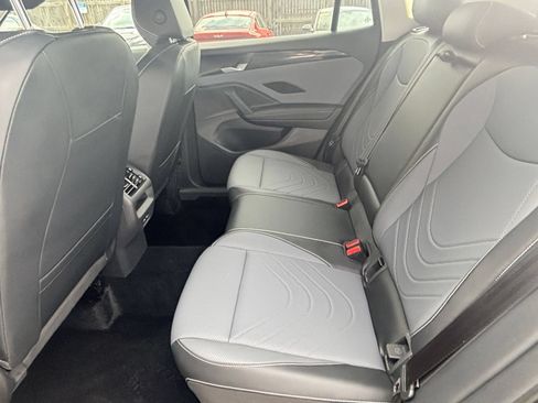 Used 2026 Volkswagen Tiguan SE AWD/4WD image 21