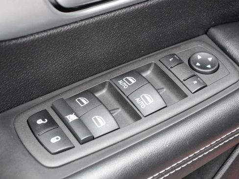 Used 2022 Chrysler Pacifica Touring-L w/ S Appearance Package image 22