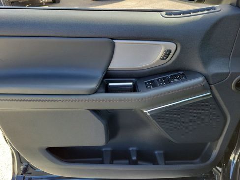 New 2025 Ford Expedition Active image 24