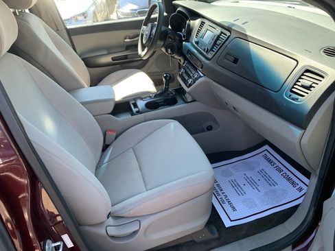 Used 2016 Kia Sedona LX w/ LX Convenience Package FWD image 13