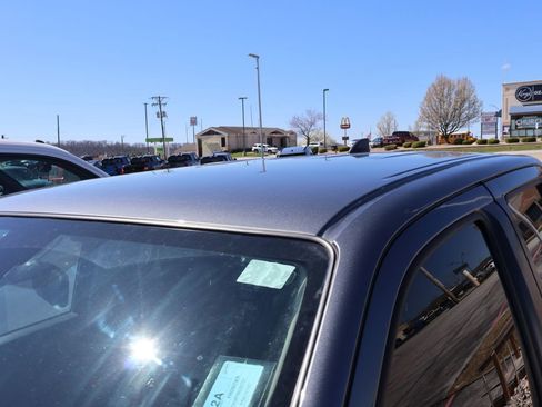 Used 2023 Nissan Frontier SV w/ SV Convenience Package image 4