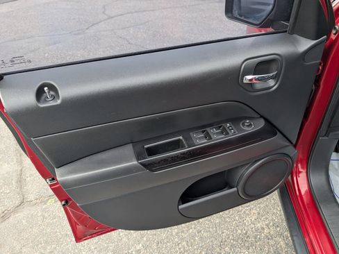 Used 2016 Jeep Patriot High Altitude image 32