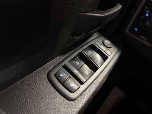 Used 2013 RAM 1500 Express AWD/4WD image 35